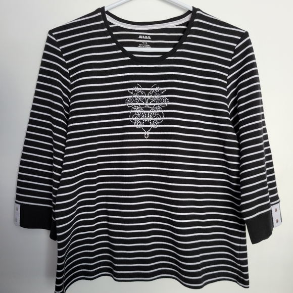 🌈2/$22 Alia striped shirt - Picture 2 of 7